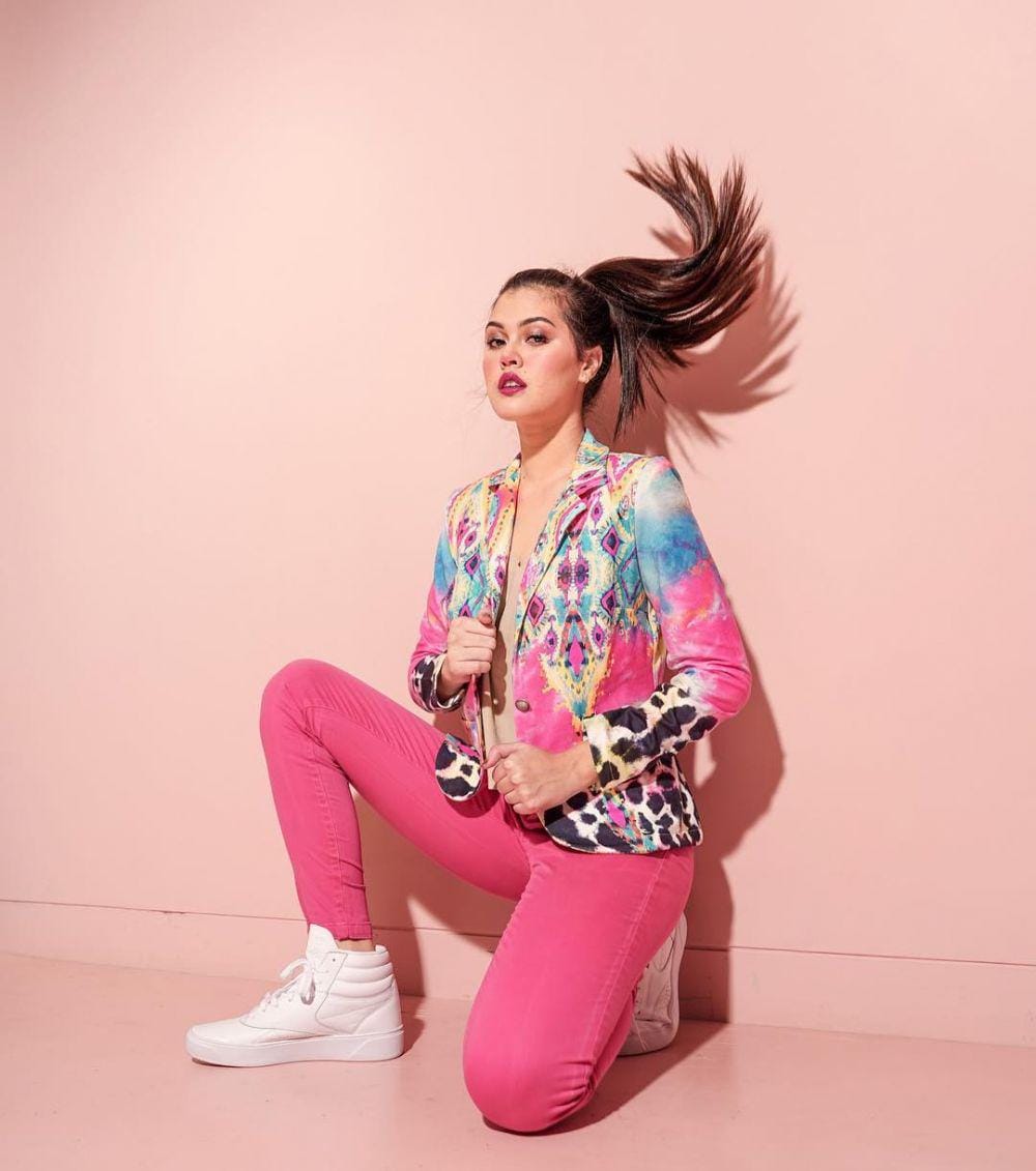 instagram.com/Rebecca Tamara G.