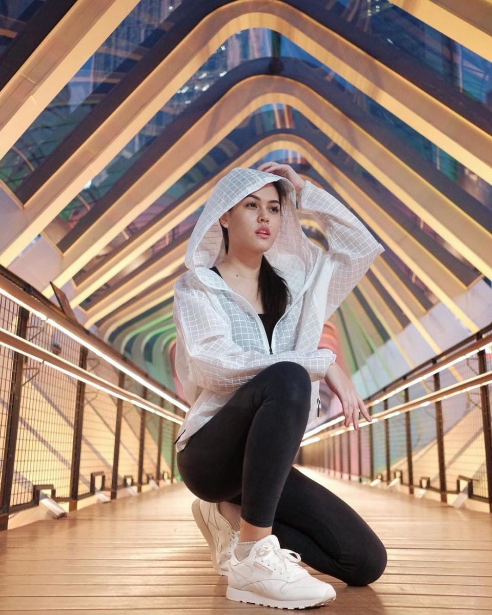 instagram.com/Rebecca Tamara G.