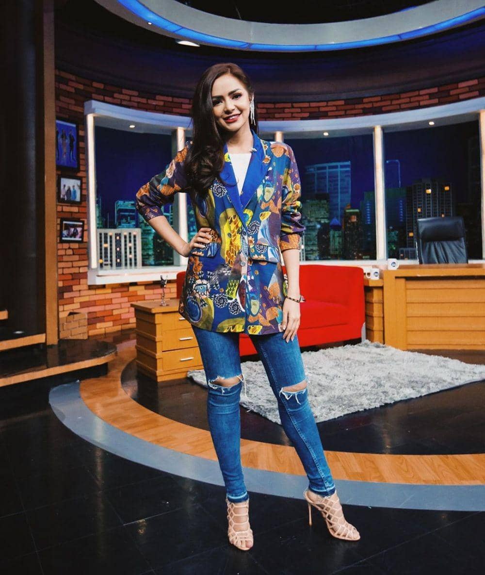 instagram.com/dj_yasmin