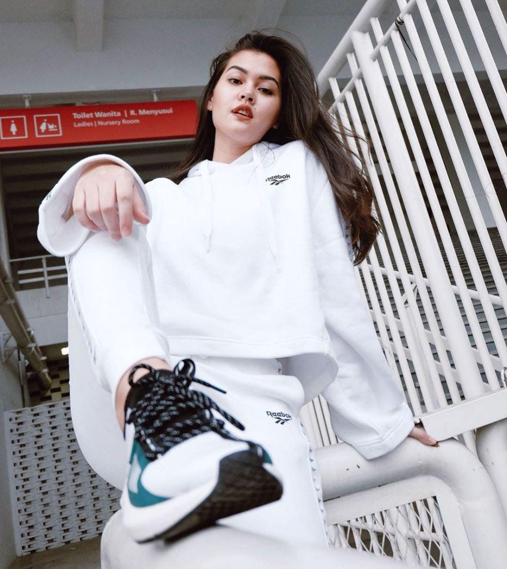 instagram.com/Rebecca Tamara G.