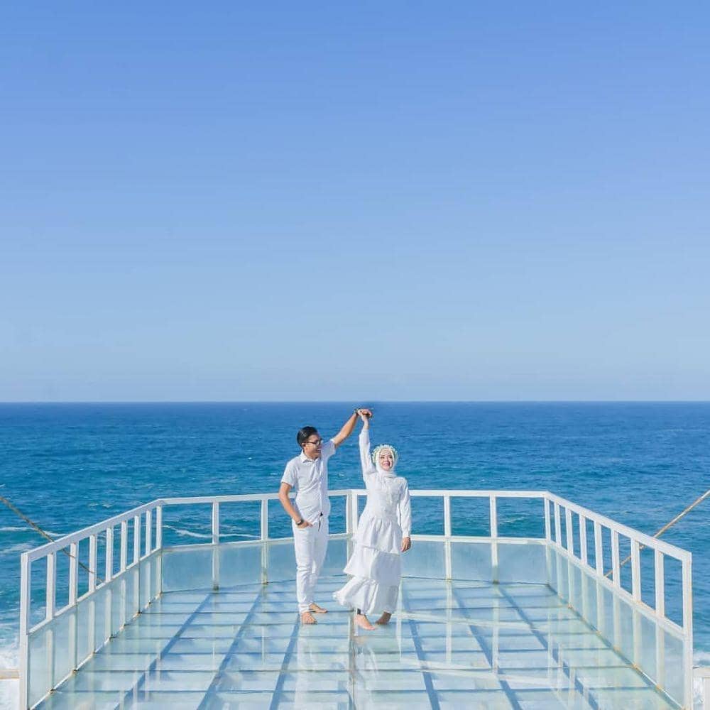 Instagram.com/dhewi_widodo