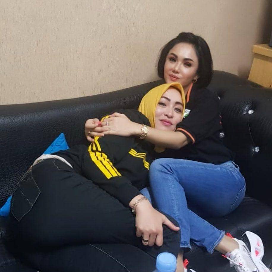 instagram.com/yunishara36