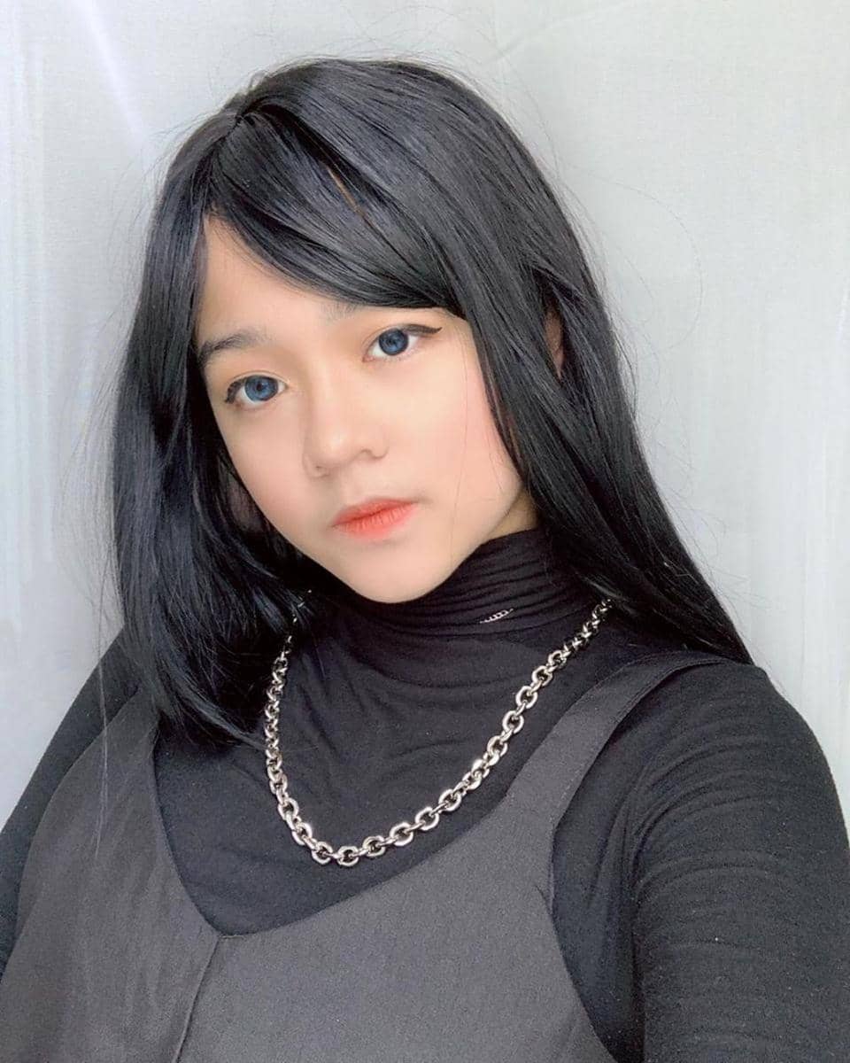 Instagram/astridkuya