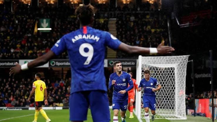 Tammy Abraham dan Christian Pulisic merayakan gol Chelsea ke gawang Watford. standard.co.uk