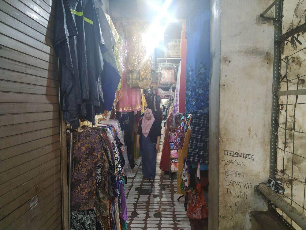 Kondisi dalam Pasar Besar Kota Malang yang sudah memeprihatinkan. IDN Times/ Alfi Ramadana