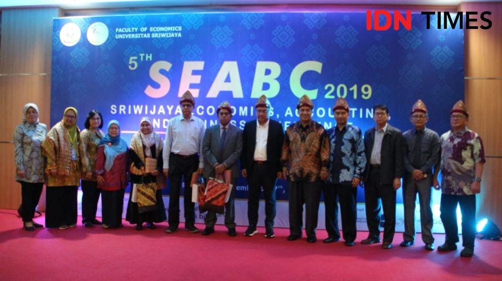 Kegiatan Society 5.0 for New Human-Centered Development: Oppurtunities and Challenges (IDN Times/Feny Maulia Agustin)