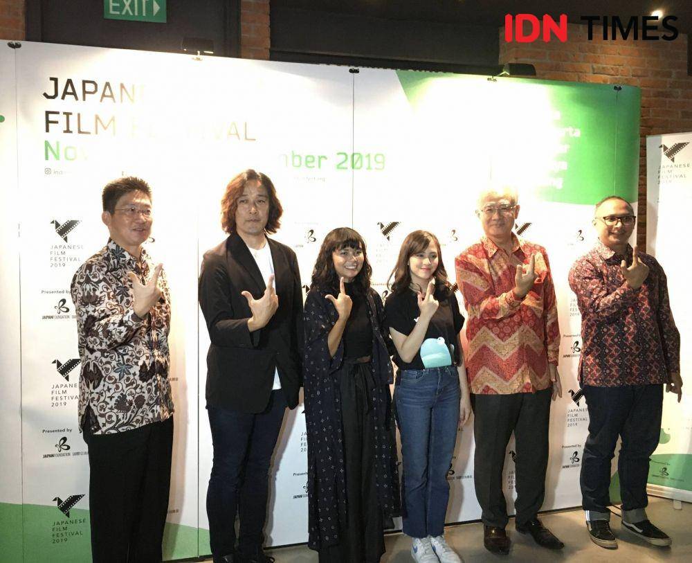Tsukamoto Norihisa,Ishii Masafumi,Zara JKT48,Andira,Kamila Andini, dan Yusei Kato selaku perwakilan dalam press conference di CGV Grand Indonesia.4 November 2019.IDN Times/ Nur Malika