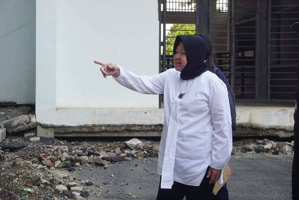 Wali Kota Surabaya, Tri Rismaharini sidak ke Stadion GBT, Selasa (5/11). Dokumentasi Humas Pemkot Surabaya.