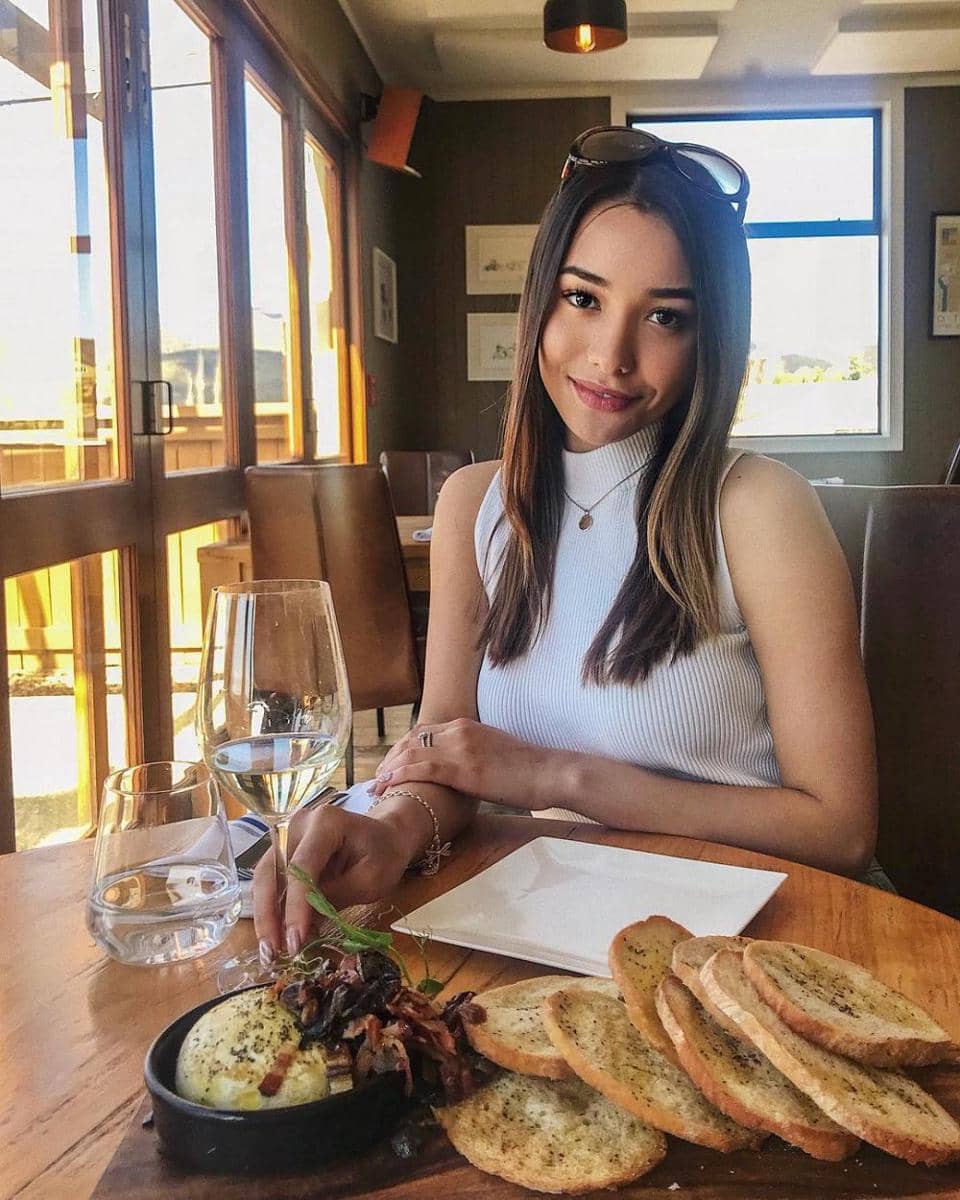 instagram.com/annisarawles