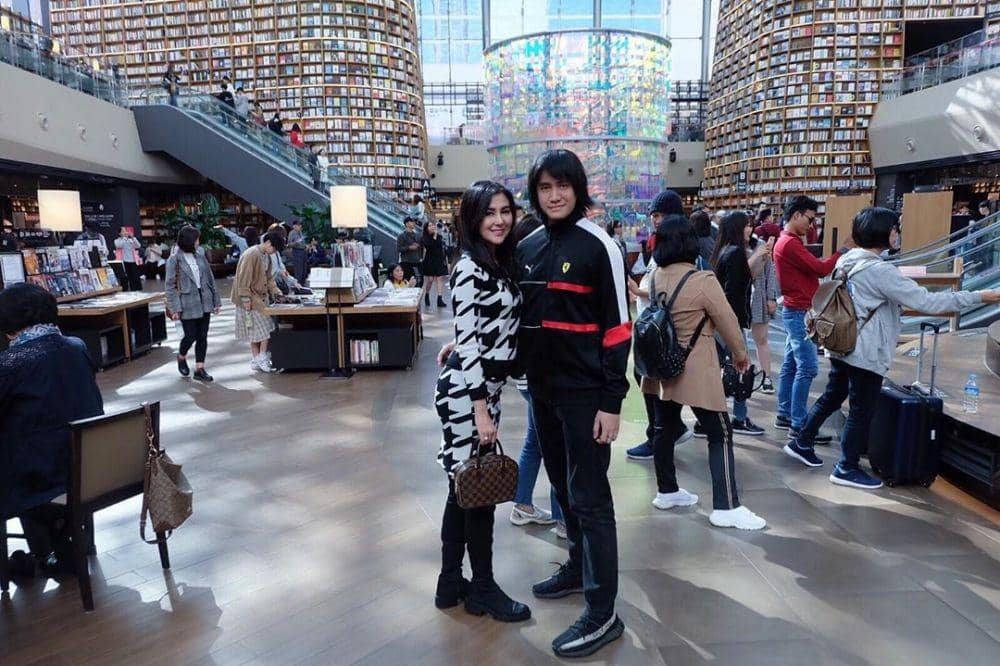 Instagram/kevinaprilio