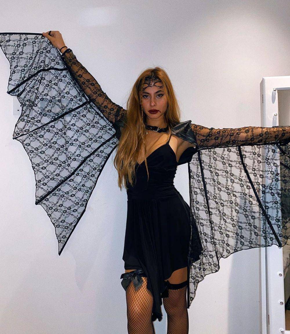 Instagram.com/valerieethomas