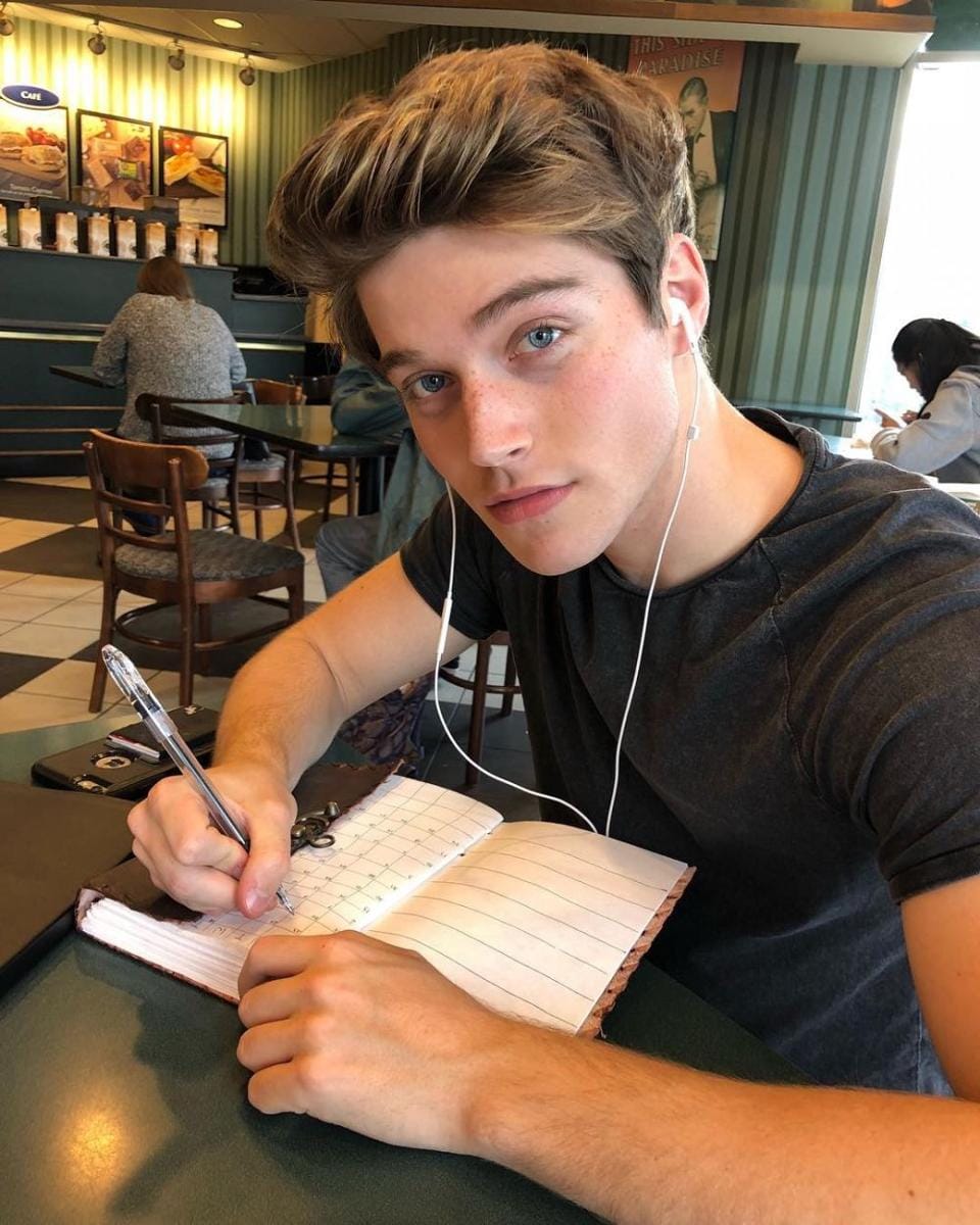 Instagram.com/froy/