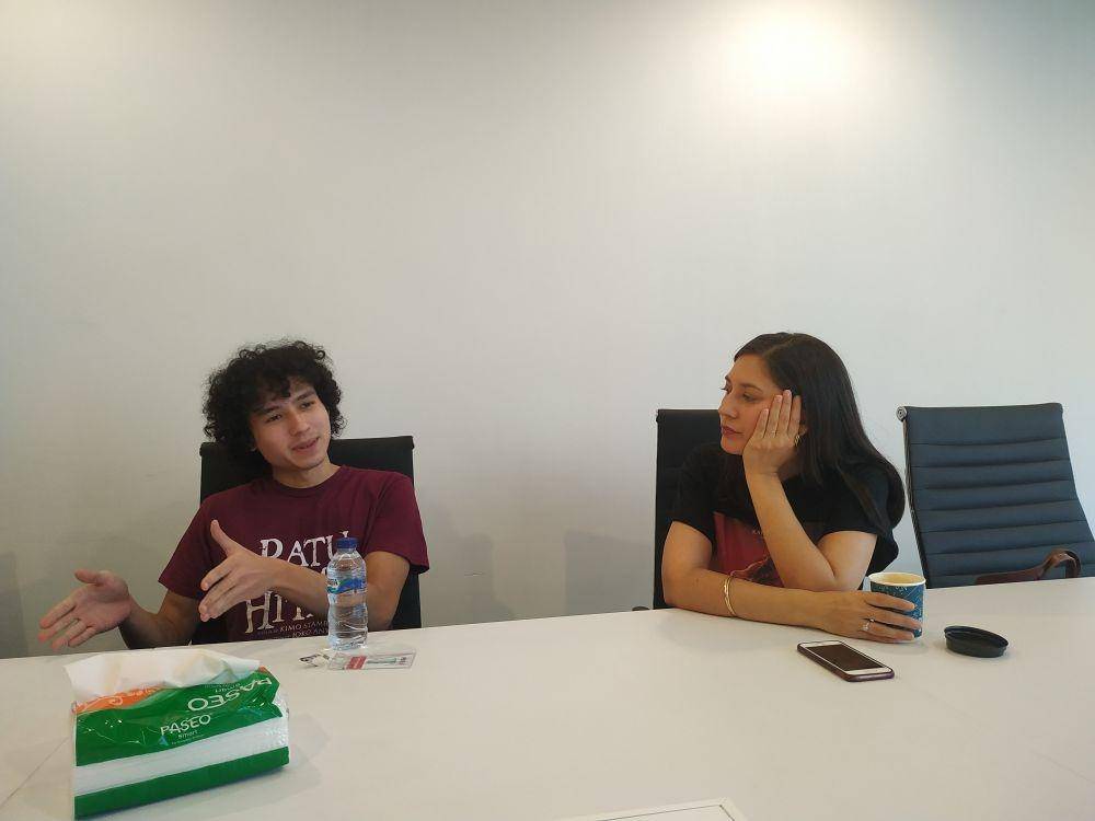 Giulio dan Hannah saat mengunjungi kantor IDN Media HQ, Gatot Subrtoto, Jakarta, (6/11). IDN Times/Erfah Nanda