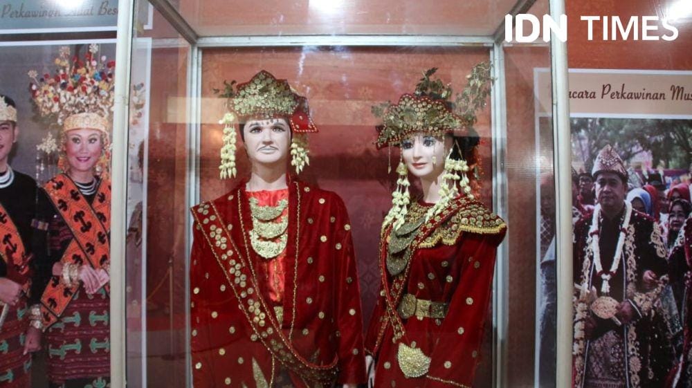 Jenis Songket yang ada di Museum Balaputra Dewa Palembang (IDN Times/Feny Maulia Agustin)