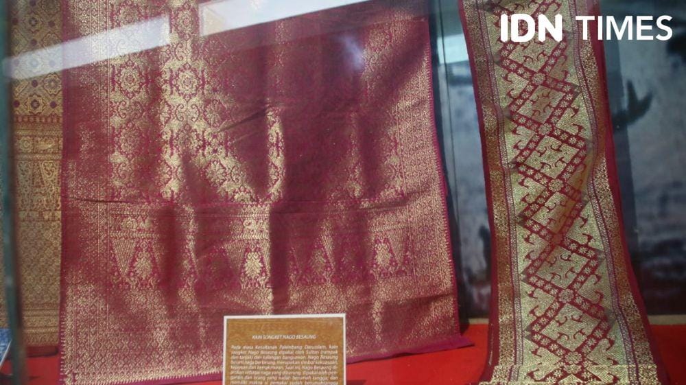 Jenis Songket yang ada di Museum Balaputra Dewa Palembang (IDN Times/Feny Maulia Agustin)