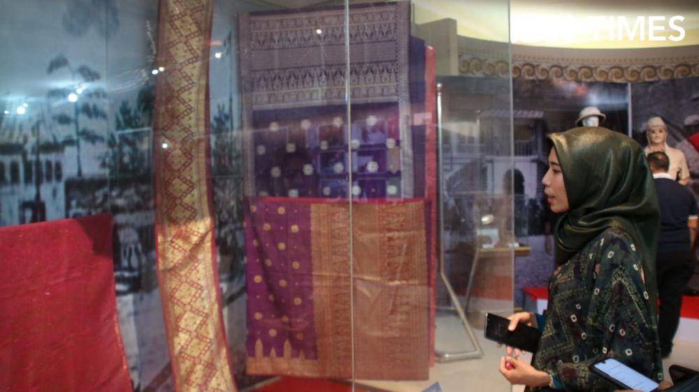 Jenis Songket yang ada di Museum Balaputra Dewa Palembang (IDN Times/Feny Maulia Agustin)