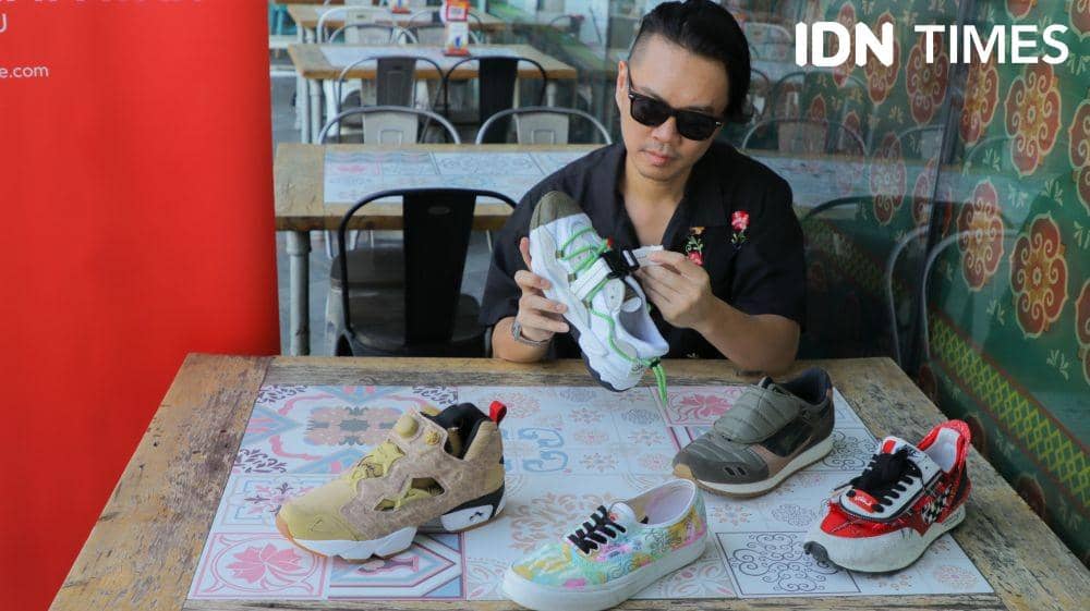 Beberapa karya sepatu Mark Ong yang dipamerkan di Pakuwon Mall (6/11). IDN TImes/Naufal Al Rahman
