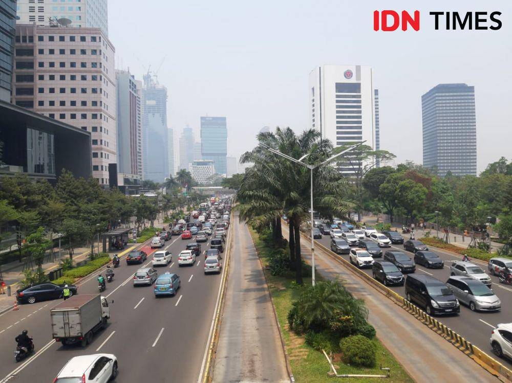 Lalu lintas Jakarta, trotoar Sudirman thamrin (IDN Times/Gregorius Aryodamar P)