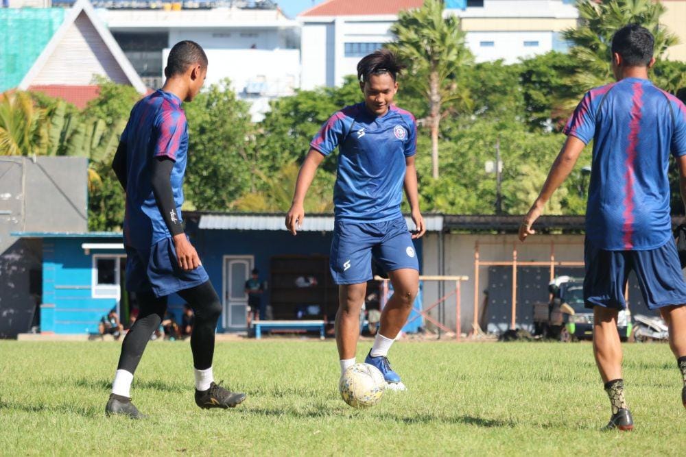 Arema FC tak bisa menurunkan sejumlah pemain kunci saat menghadapi Madura United. IDN Times/ Alfi Ramadana
