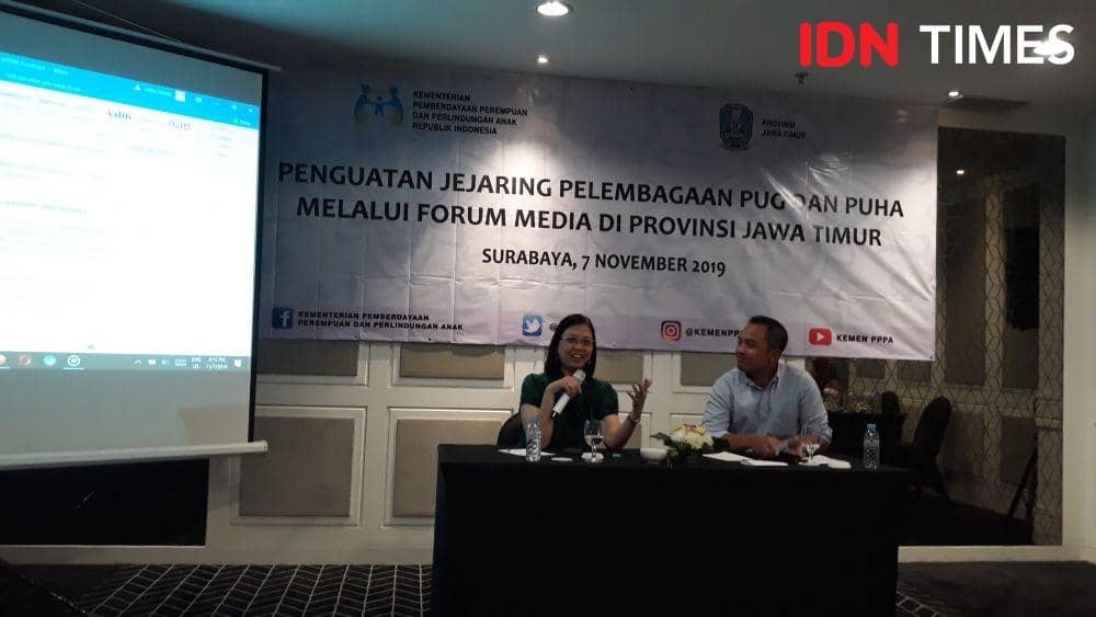 Pemaparan Peran FJPI oleh Uni Lubis di Acara Penguatan Jejaring Pelembagaan PUG dan PUHA Melalui Forum Media di Provinsi Jawa Timur. 7 November 2019. IDN Times/Fajar Laksmita Dewi