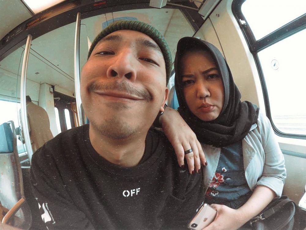 instagram.com/risa_saraswati