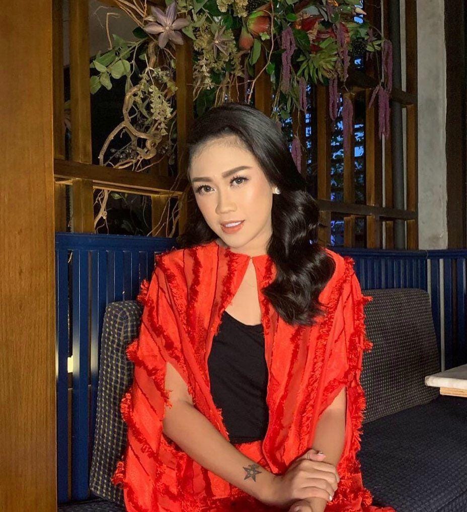 instagram.com/ollinemendeng