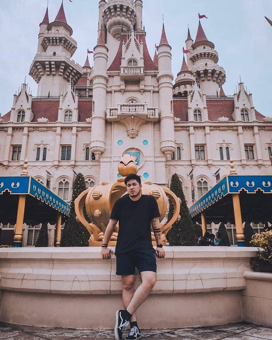 instagram.com/theokosakoy