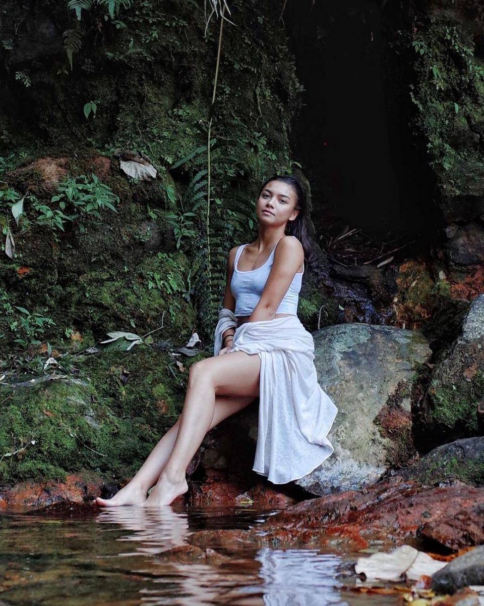 Instagram/angelagilsha