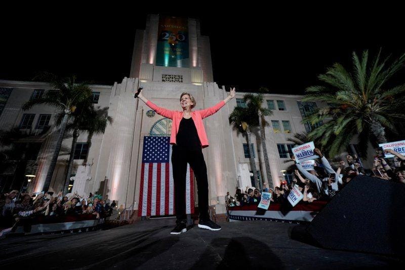 Calon Presiden Amerika Serikat dari Demokrat Elizabeth Warren mengadakan kampanye di tempat terbuka di San Diego, California, Amerika Serikat, pada 3 Oktober 2019. ANTARA FOTO/REUTERS/Mike Blake
