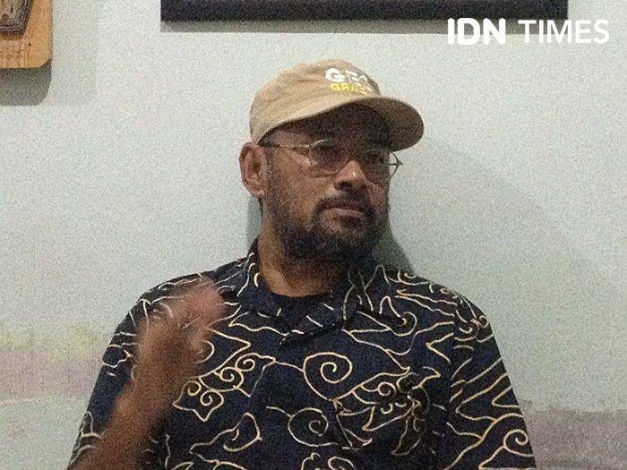 Dosen Mitigasi Bencana UPN Veteran Yogyakarta, Eko Teguh Paripurno saat memberikan materi diskusi Mitigasi Bencana Bagi Nelayan dan Masyarakat Pesisir di Pantai Selatan Jawa di Sekretariat AJI Yogyakarta, Rabu, 6 November 2019 malam.IDN Times/Pito Agustin Rudiana