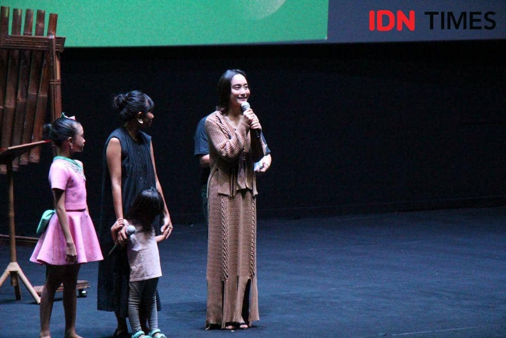 (Kanan) Mikako Yoshida selaku pemain film "Angel Sign" dalam opening JFF 2019, di Jakarta, pada 7 November 2019. IDN Times/Nadia Umara