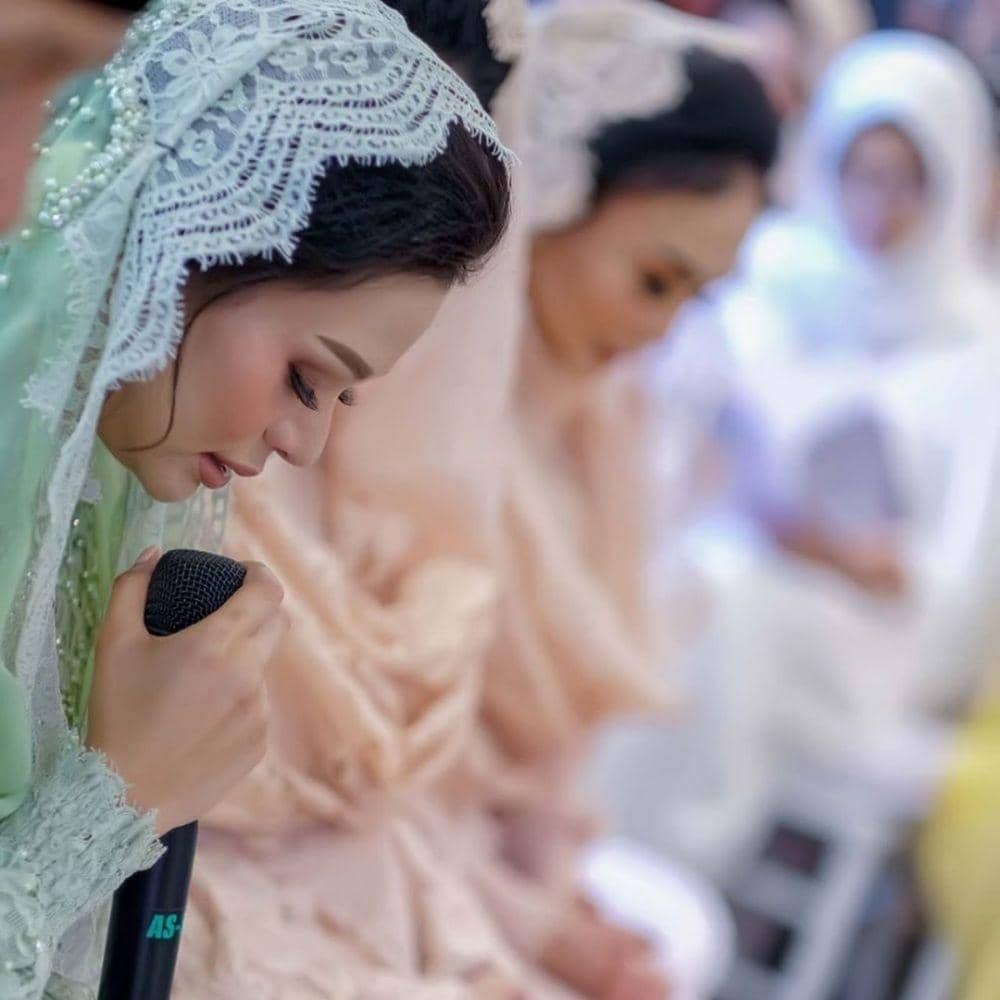 instagram.com/yunishara36