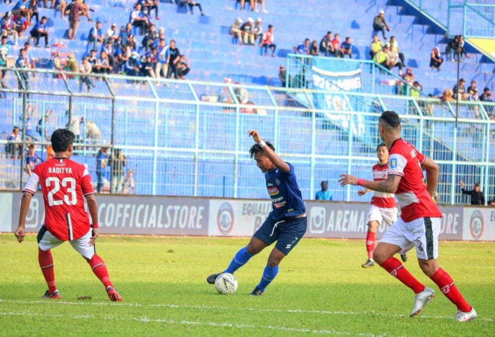 Madura United gagal meredam Arema FC dan harus tumbang dengan skor 2-0 di Stadion Kanjuruhan, Jumat (8/11/2019). IDN Times/ Alfi Ramadana