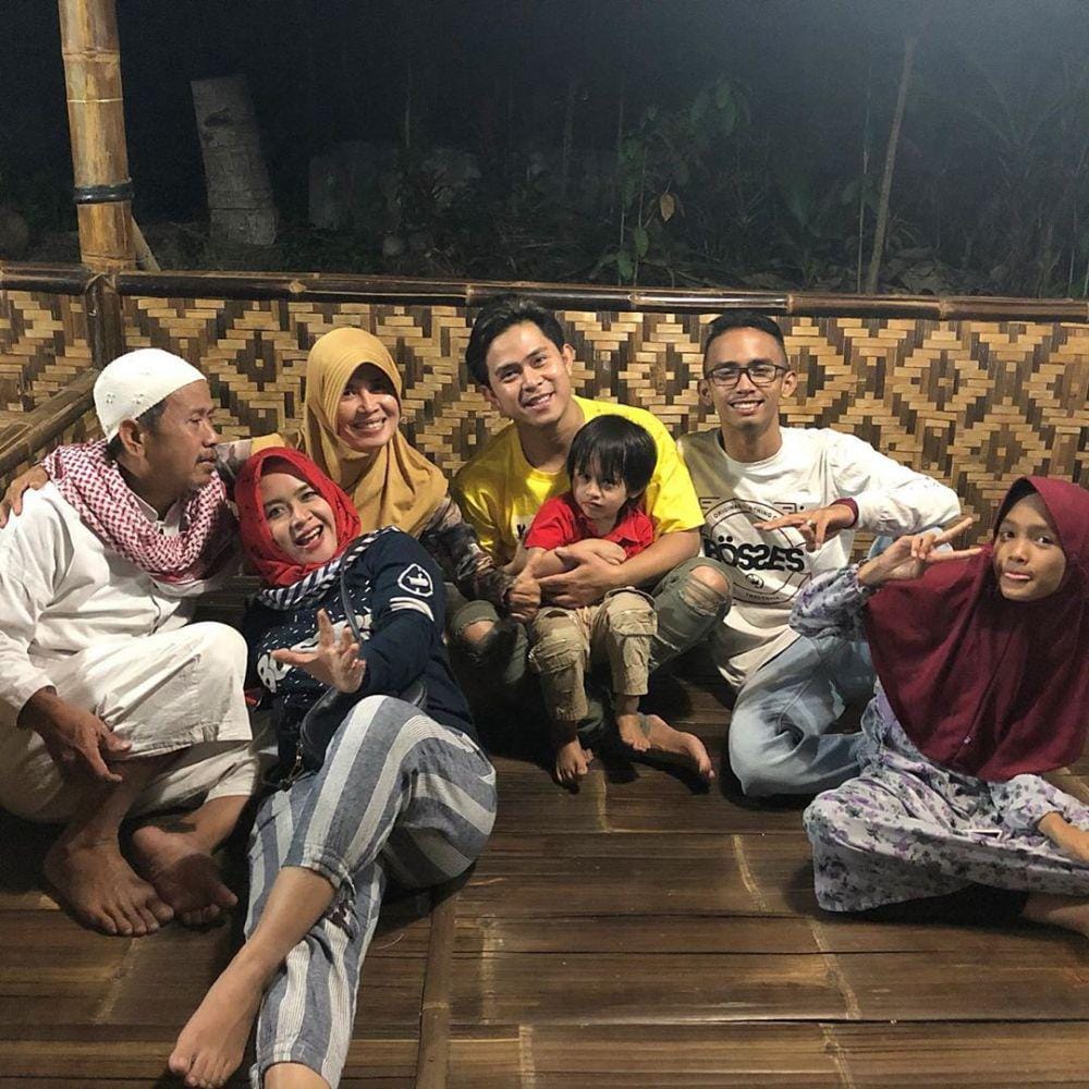 Instagram.com/cakra.khan