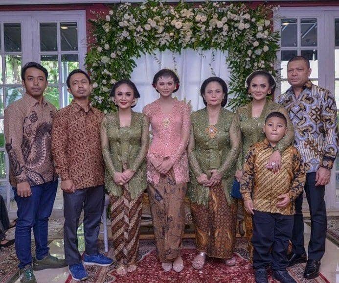 instagram.com/yunishara36