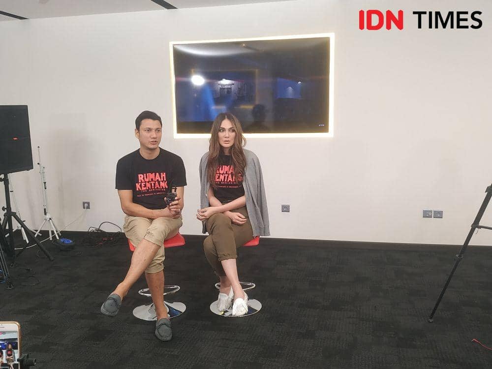 Chirstian Sugiono dan Luna Maya saat mengunjungi kantor IDN Media HQ, Gatot Subroto, Jakarta, (8/11). IDN Times/Erfah Nanda
