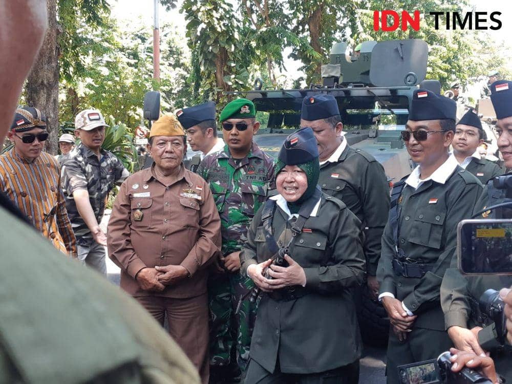 Wali Kota Surabaya Tri Rismaharimi saat menghadiri Parade Juang Surabaya. IDN Times/Ardiansyah Fajar