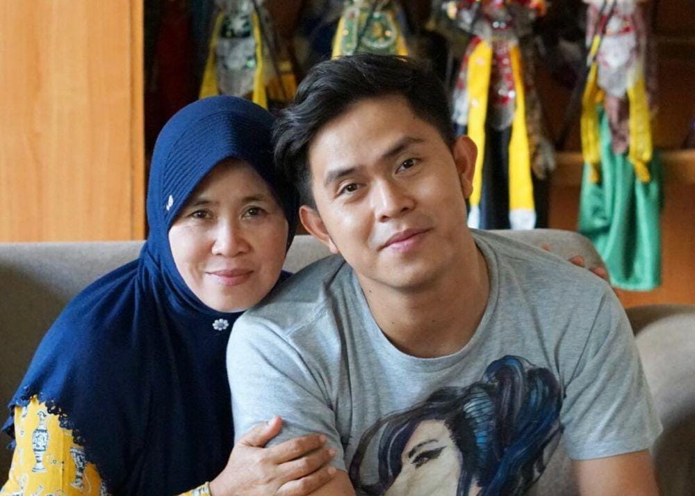 Instagram.com/cakra.khan