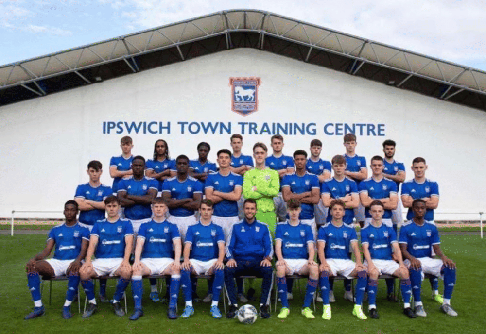 Instagram/@elkanbaggott