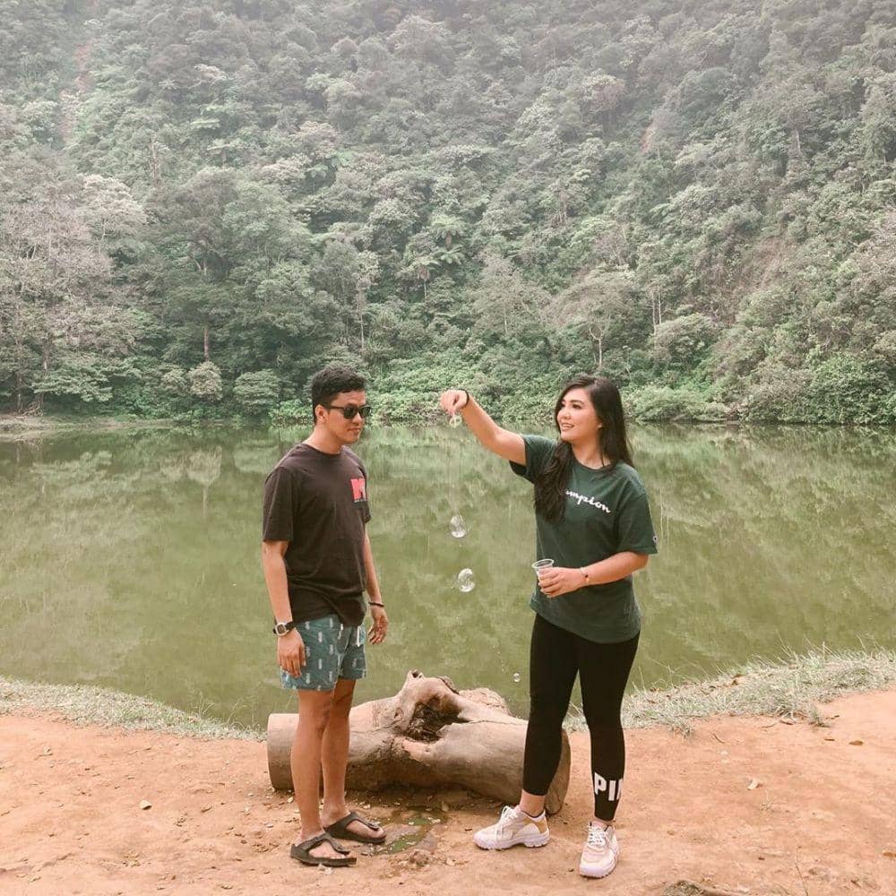 instagram.com/tiarapangestika