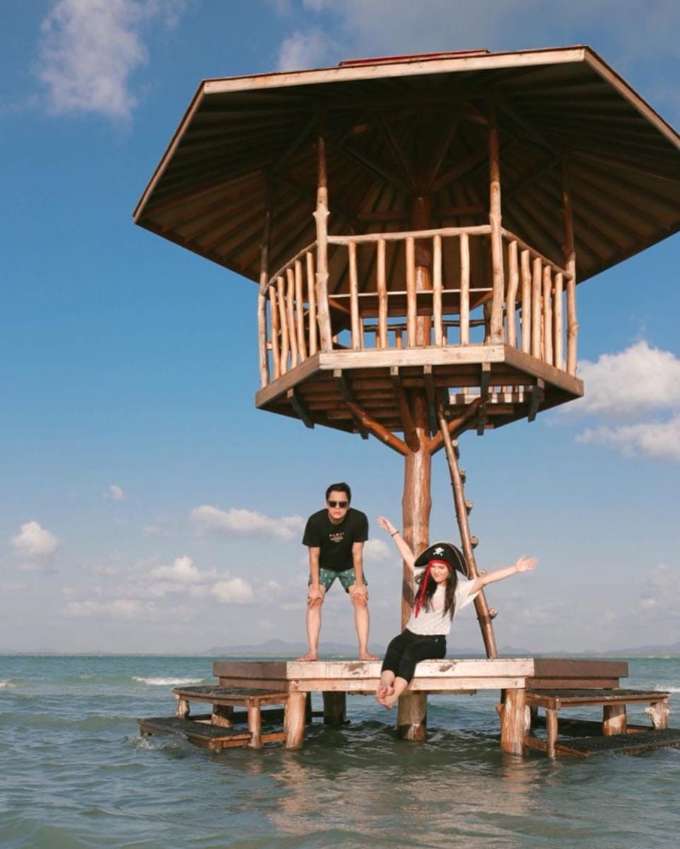 instagram.com/tiarapangestika