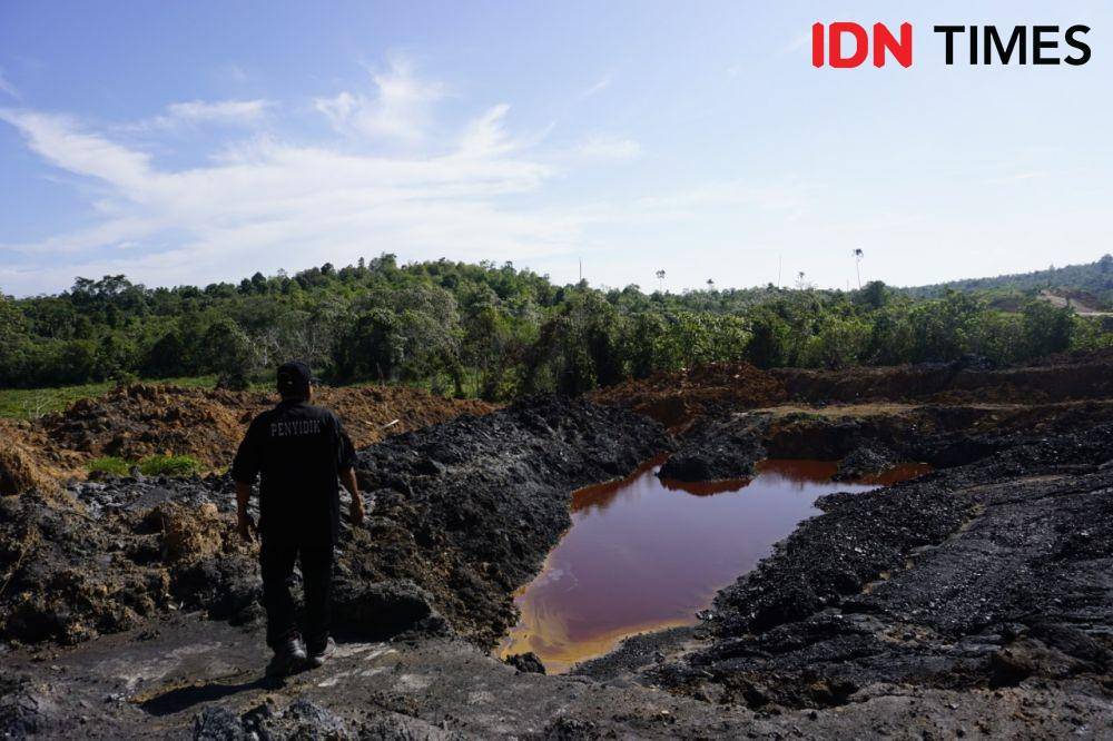 Bekas galian tambang batu bara ilegal di Waduk Samboja, Kecamatan Samboja, Kutai Kartanegara. IDN Times/Surya Aditya