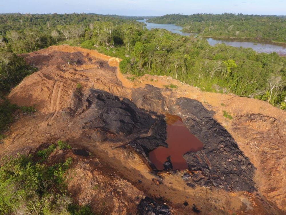 Lubang bekas galian tambang batu bara ilegal di Waduk Samboja. Sumber: BWS Kalimantan III