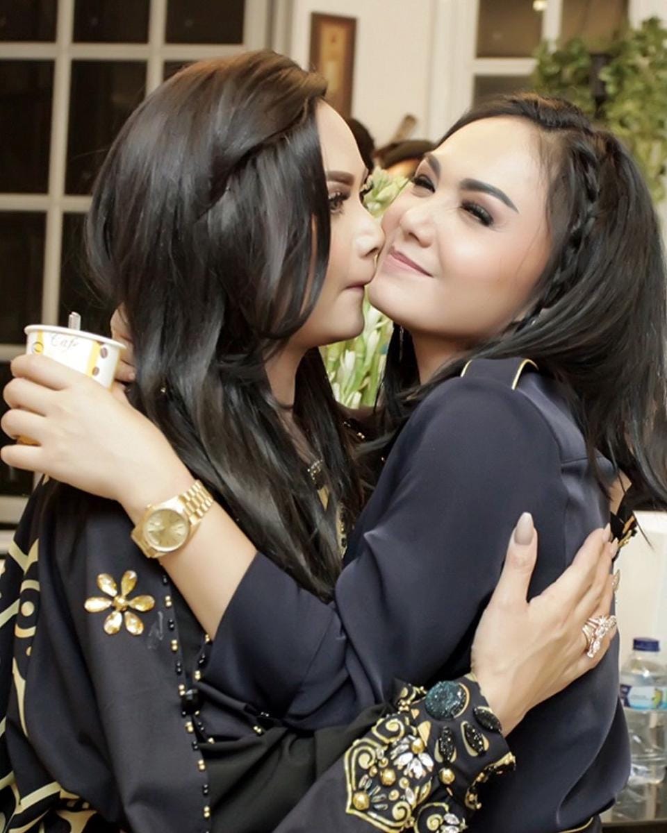 Instagram/yunishara36