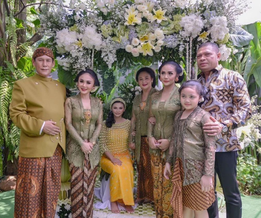 instagram.com/yunishara36