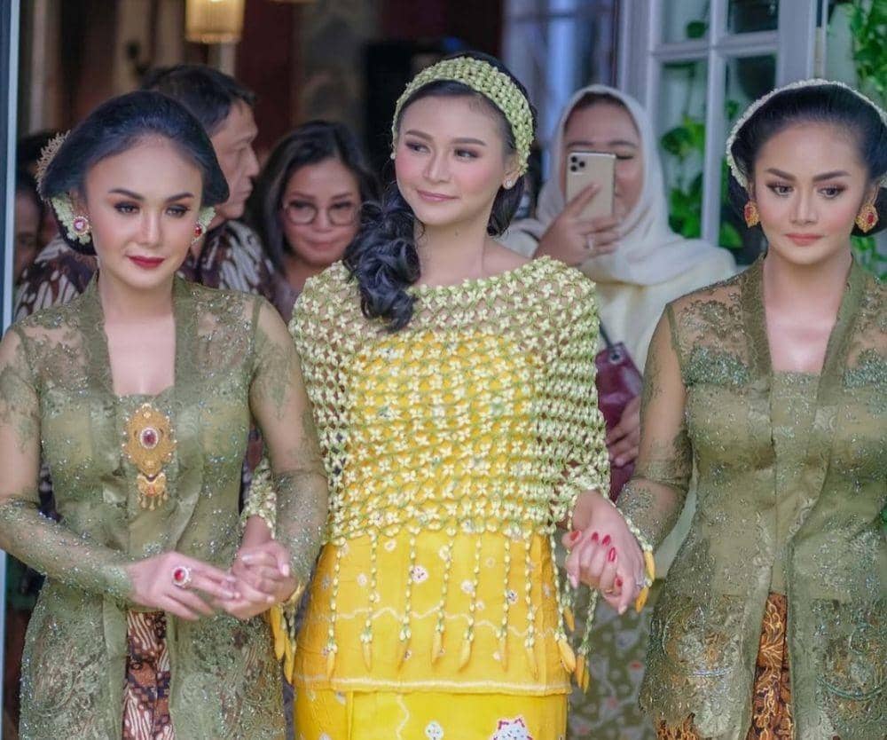 Instagram/yunishara36