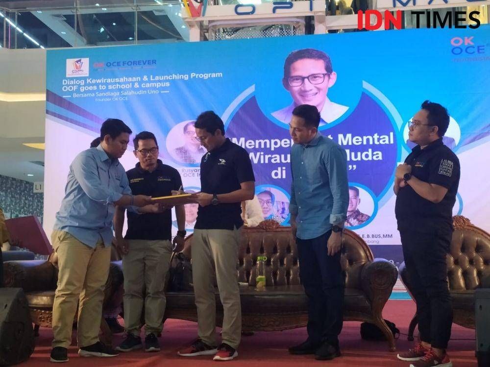 Sandiaga Uno mengisi Kegiatan Dialog Memperkuat Mental Wirausaha Muda di Era 4.0 di OPI Mall Palembang (IDN Times/Feny Maulia Agustin)