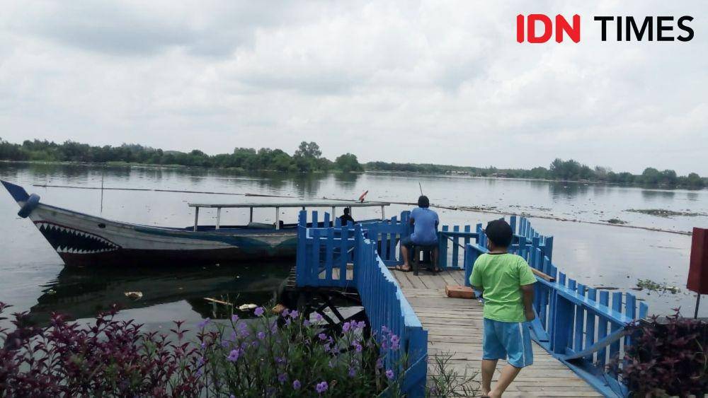 Taman Wisata Danau Siombak sepi pengunjung karena bau bangkai babi yang menyengat (Prayugo Utomo/IDN Times)
