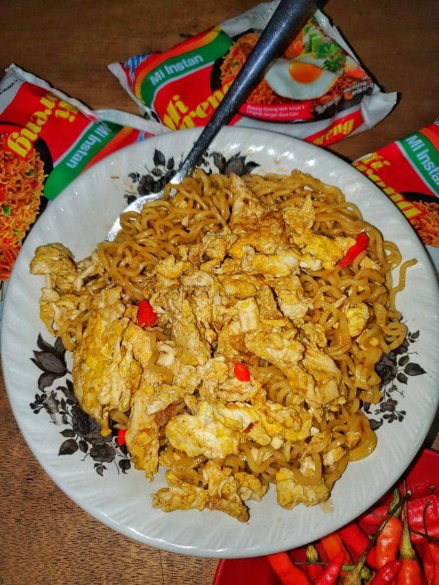 instagram.com/eattemptationsby