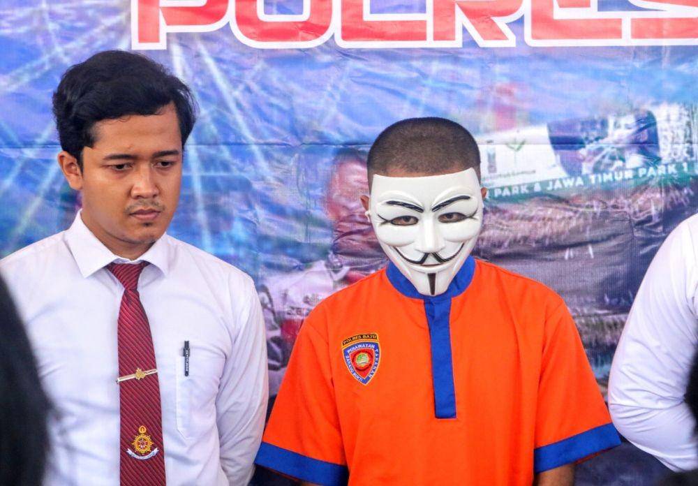 Pelaku pencabulan di bawah umur yang berhasil diamankan oleh kepolisian Resort Batu, Senin (11/11/2019). IDN Times/ Alfi Ramadana